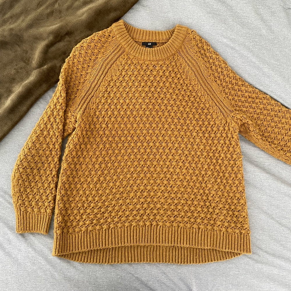 H&M sweater size small